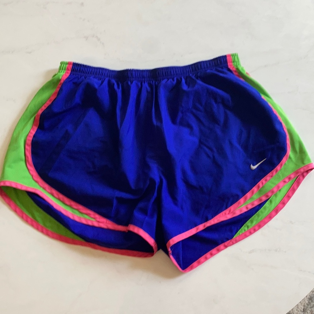 Nike shorts size large